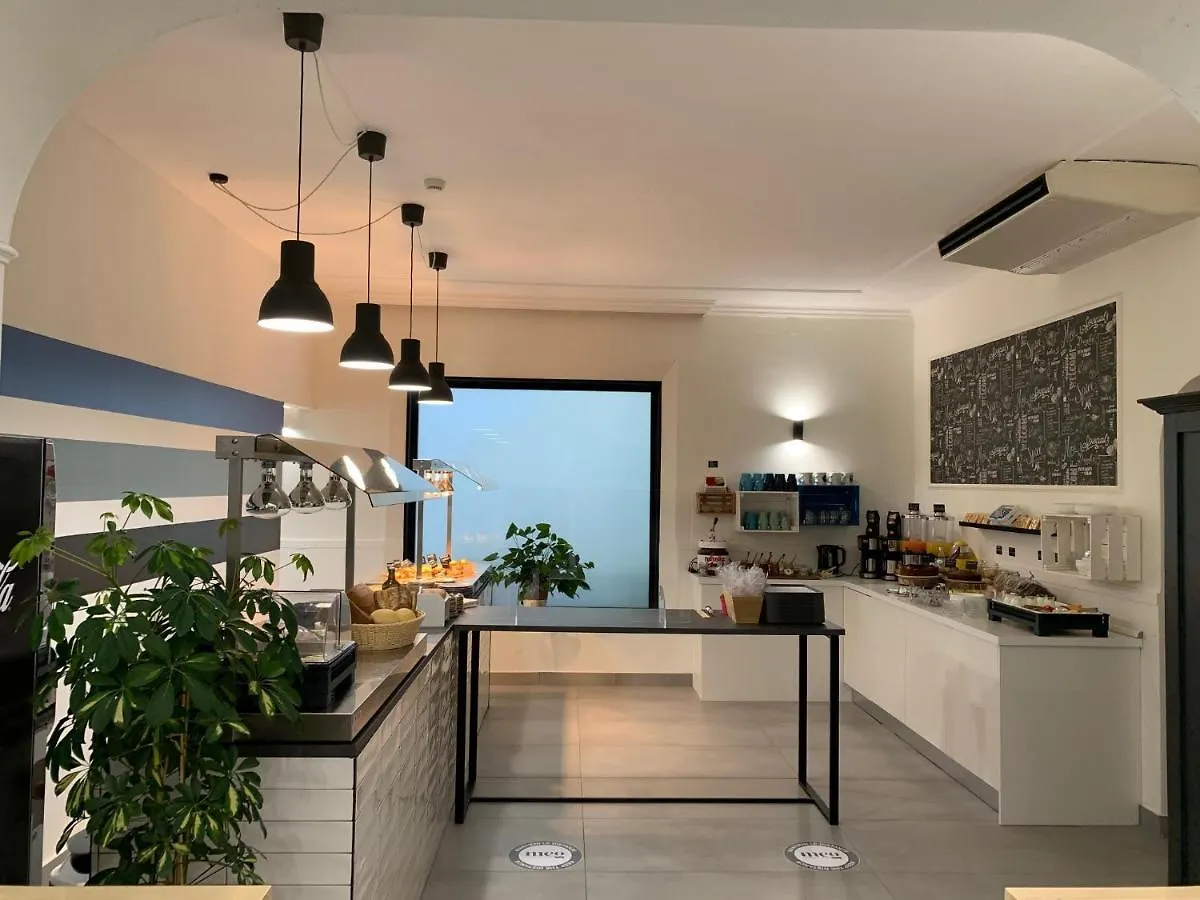 Meg Lifestyle Hotel & Apartaments Ριτσιόνε 3*,